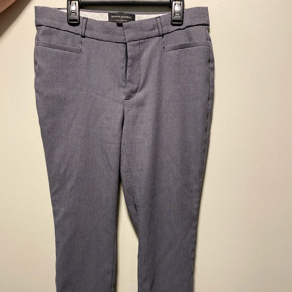 Full length Banana Republic. Sloan curvy fit. Navy hounds tooth. Like new.